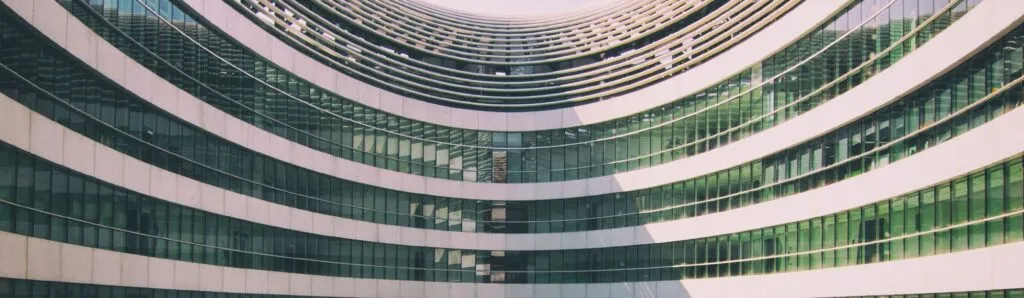 iOS Architecture Patterns for Large-Scale Development, part 2: Dependency management
